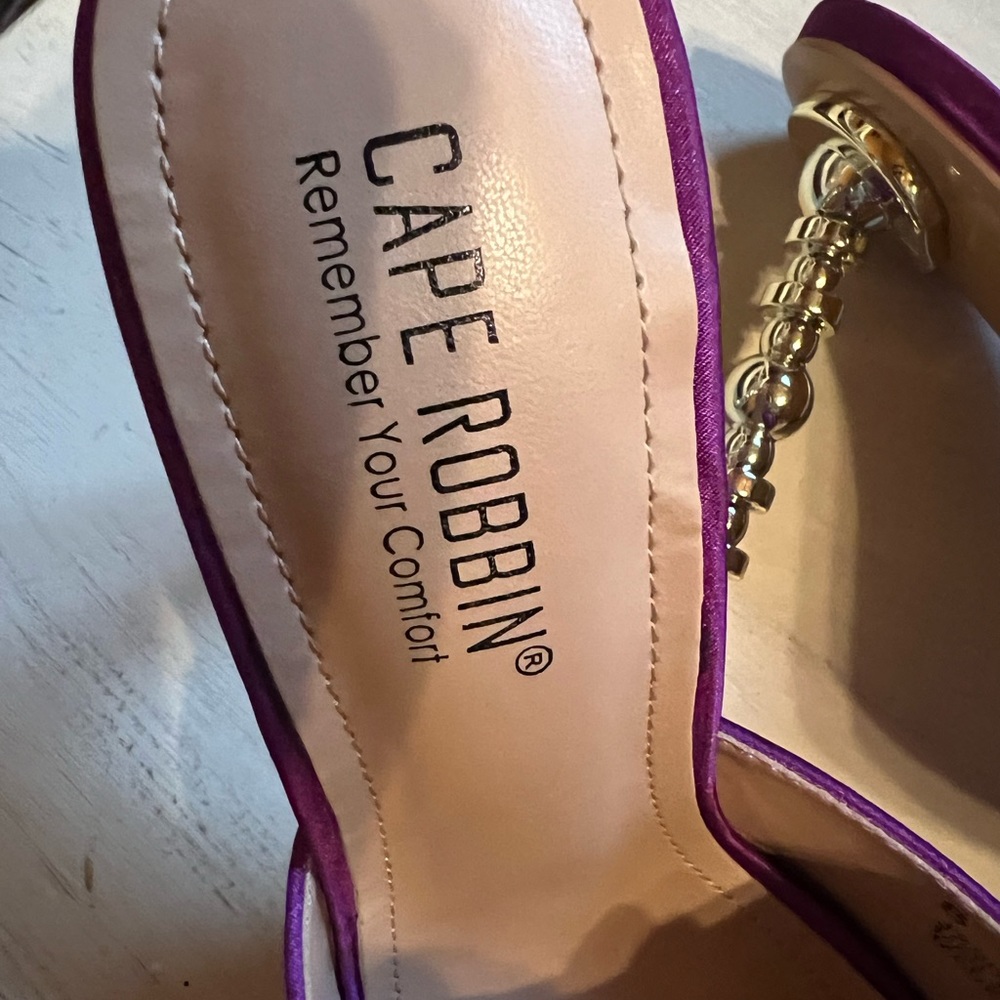 Cape Robbin shoes - Picture 2 of 6
